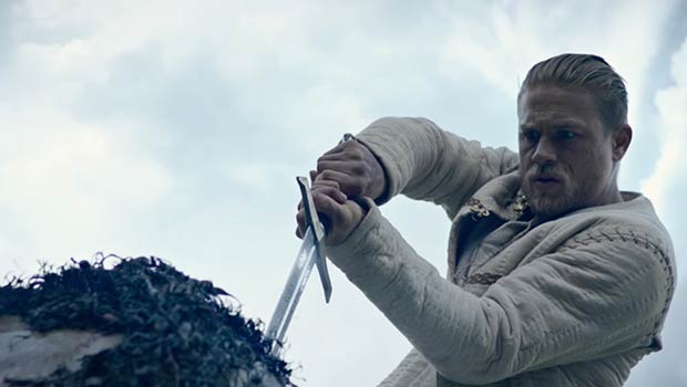 Review King Arthur (2017)